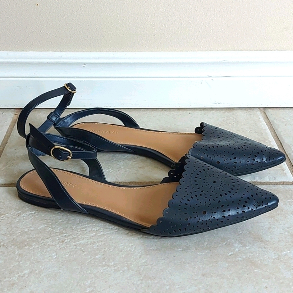 Shoes - Picture 1 of 3